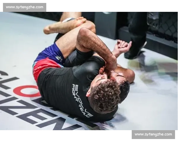 17 岁德查瓦立首秀封神！前蹴 KO 震撼 ONE 赛场